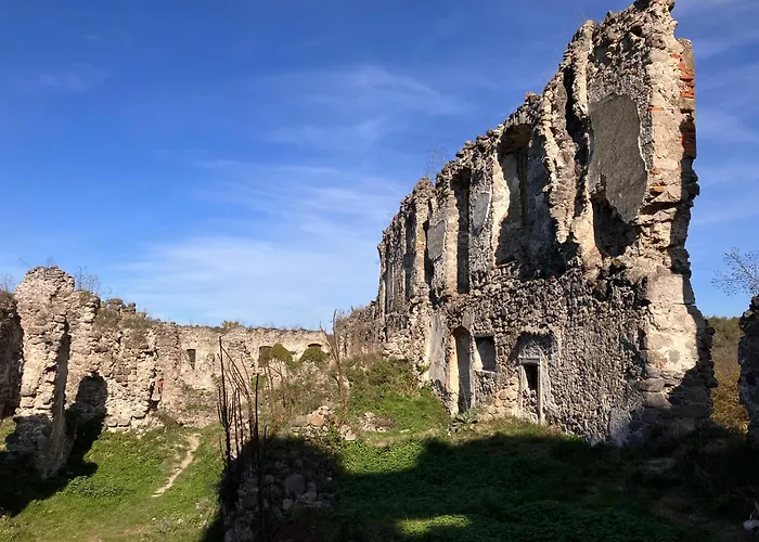 Lazy In Tiny * Hrušov